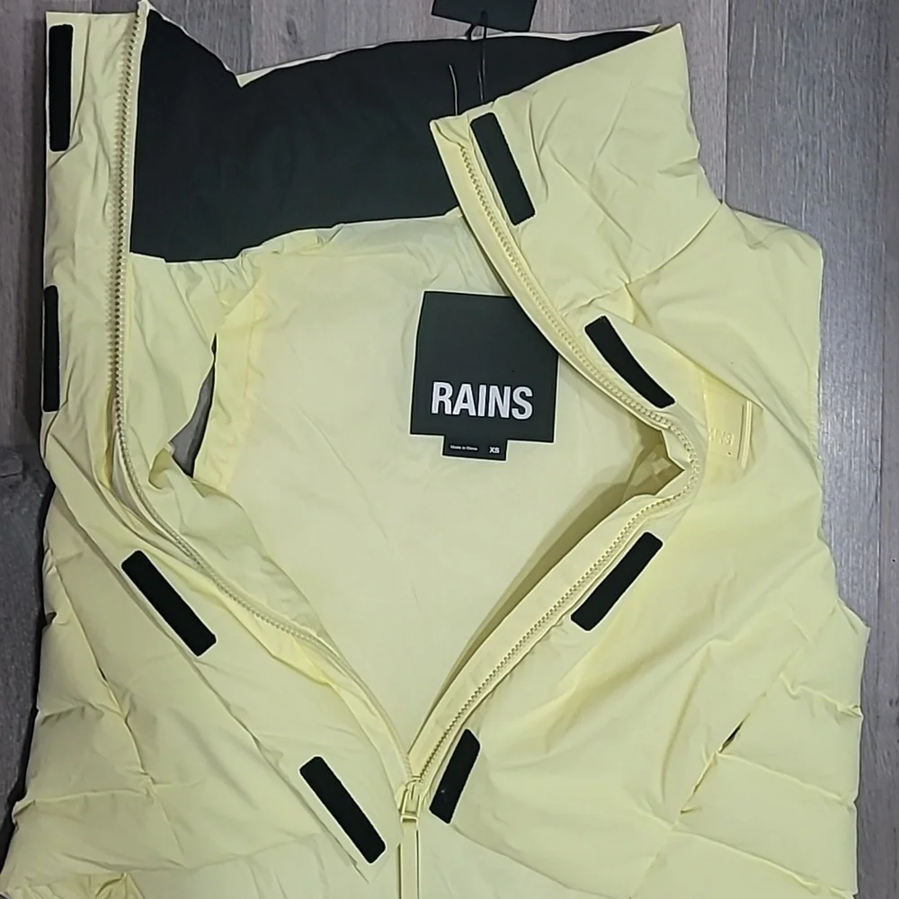 NWT Rains Loop W Puffer Vest in Straw, Pale Yellow, Size XS - Picture 9 of 10